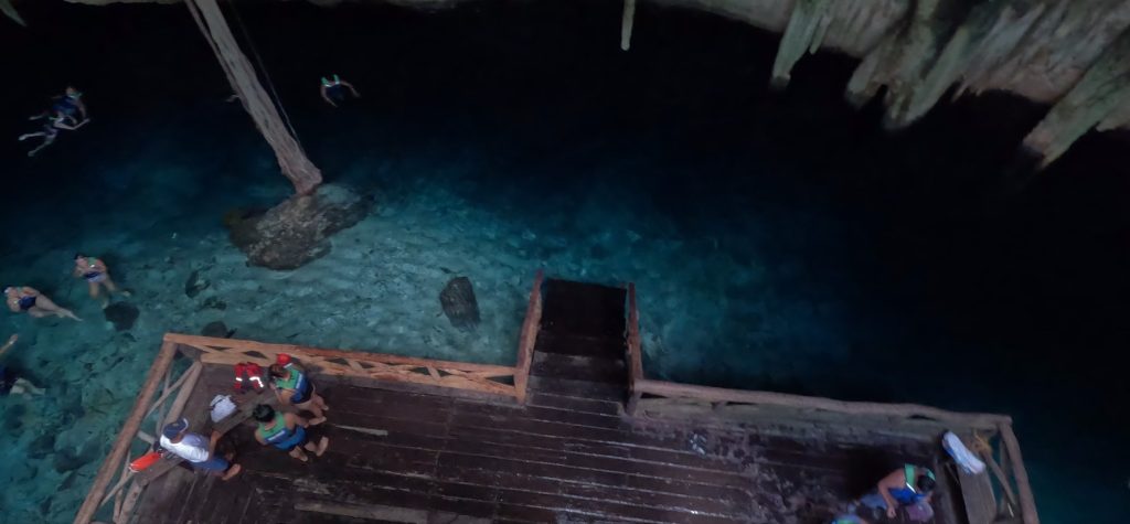 Cenote Santa Bárbara en Yucatán durante tour desde Mérida